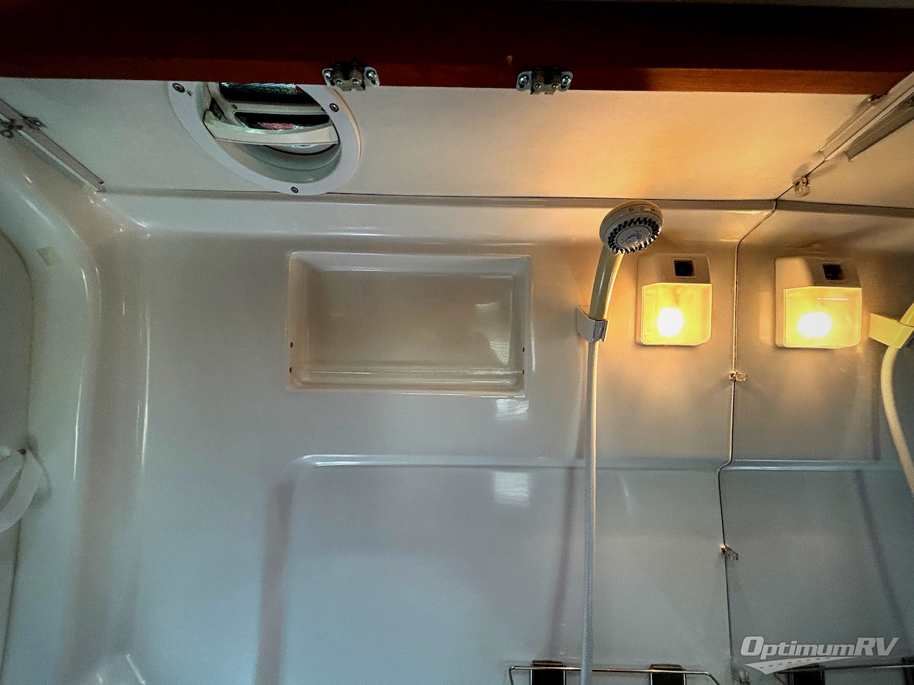 2011 Roadtrek Roadtrek Adventurous Photo 15