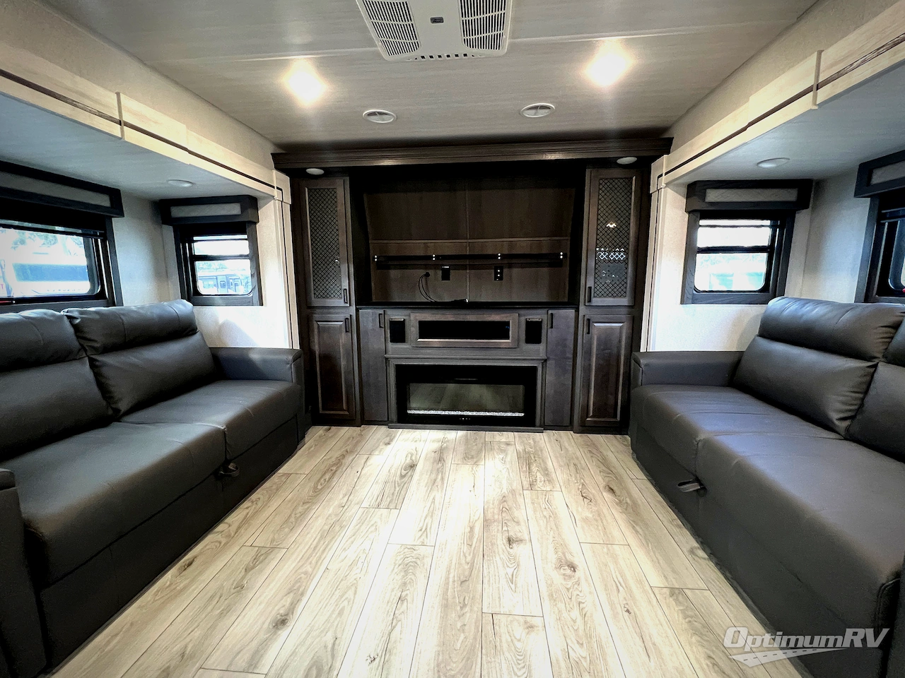 2025 East To West Ahara 380FL Photo 7