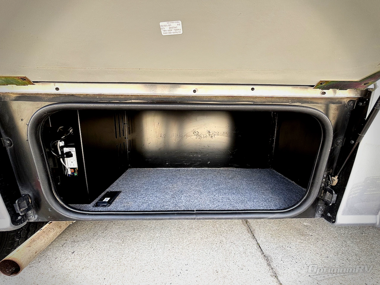 2019 Winnebago Navion 24D Photo 18