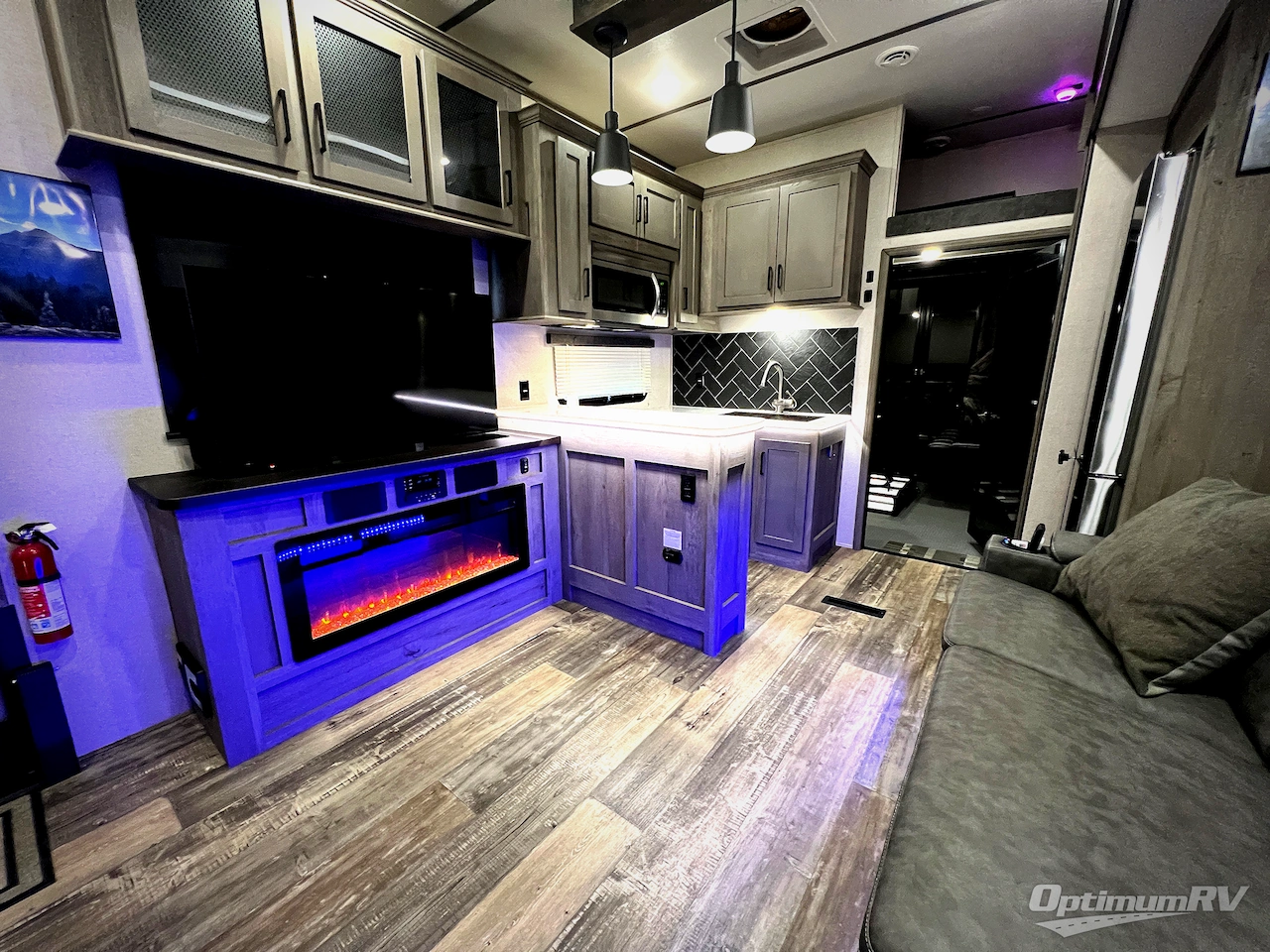 2021 Keystone Raptor 351 Photo 10