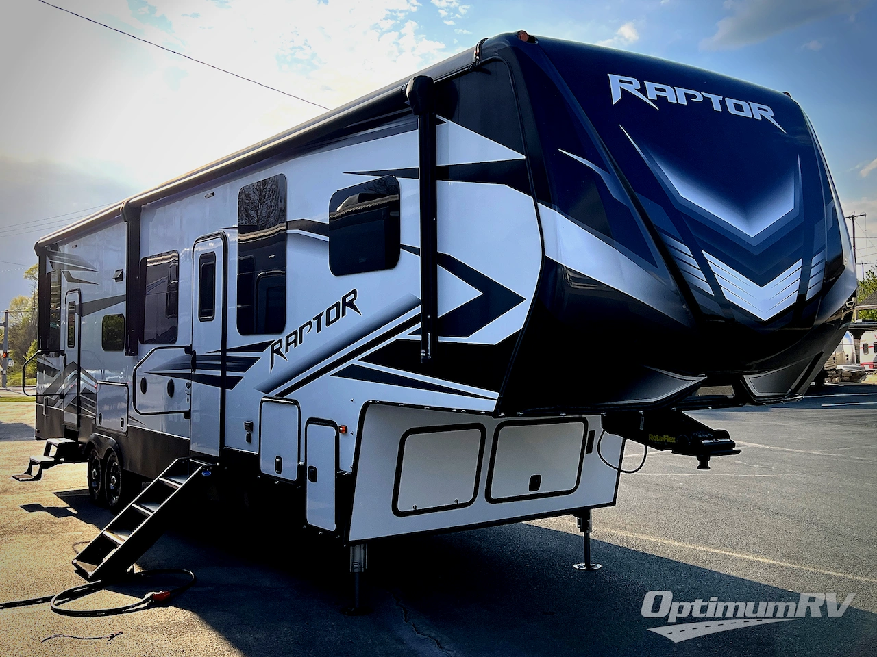 2021 Keystone Raptor 351 Photo 1