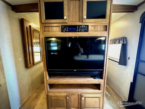 2018 Forest River Rockwood Signature Ultra Lite 8326BHS RV Photo 2