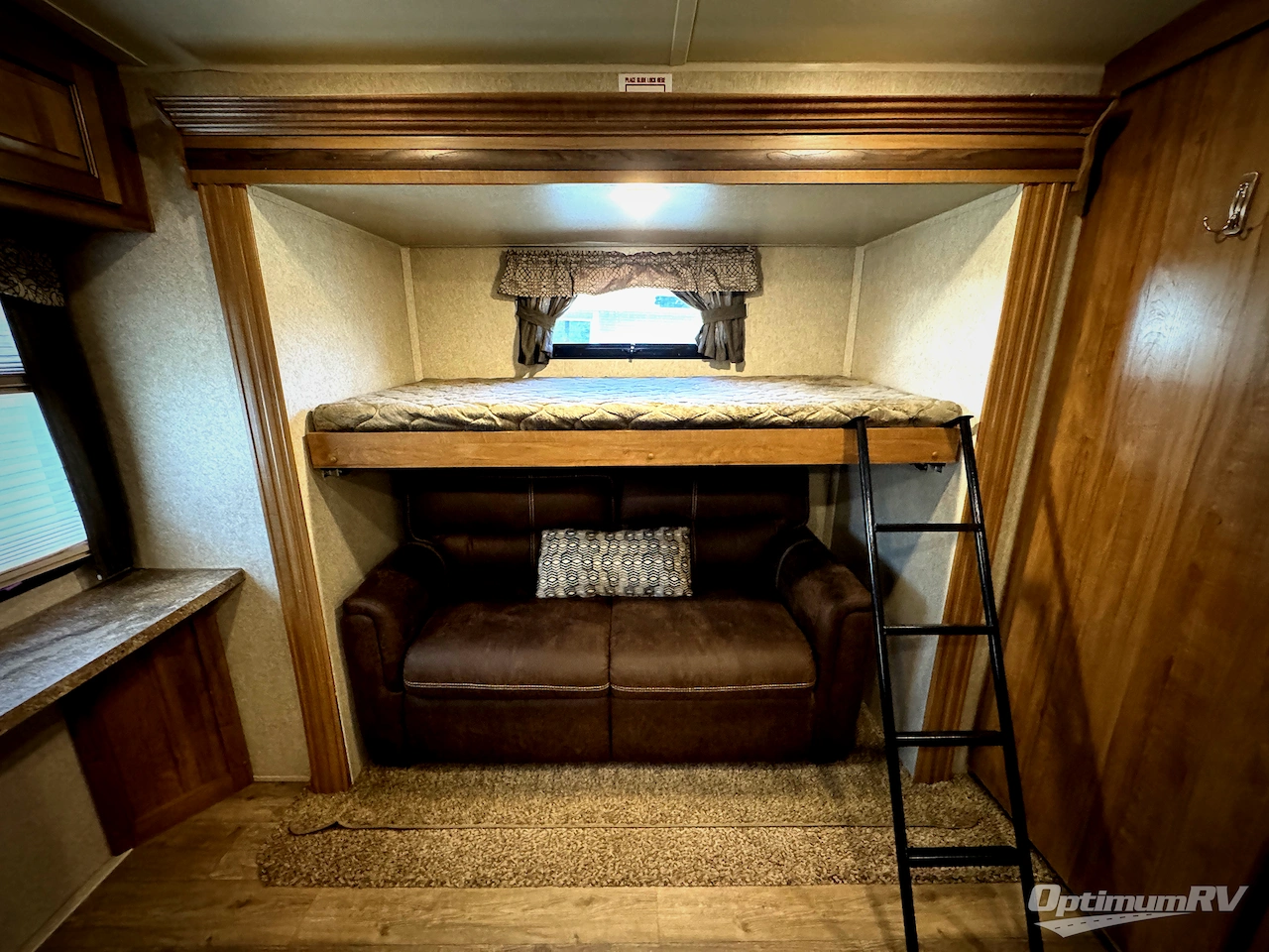 2018 Forest River Rockwood Signature Ultra Lite 8326BHS Photo 18