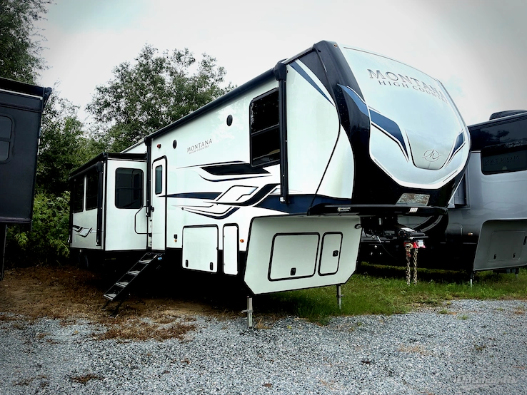 2023 Keystone Montana High Country 381TB RV Photo 1