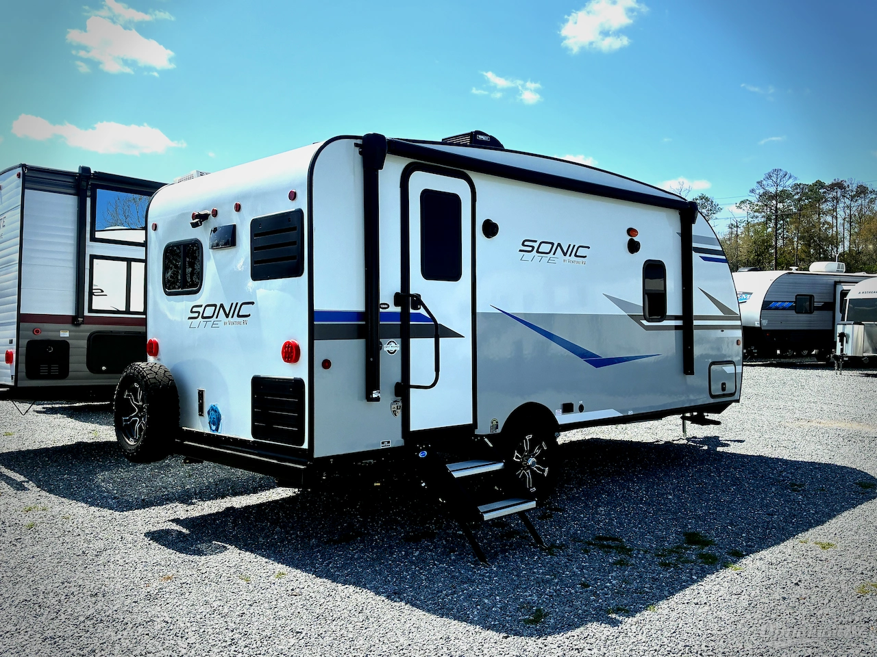 2022 Venture Sonic Lite SL169VRK Photo 2