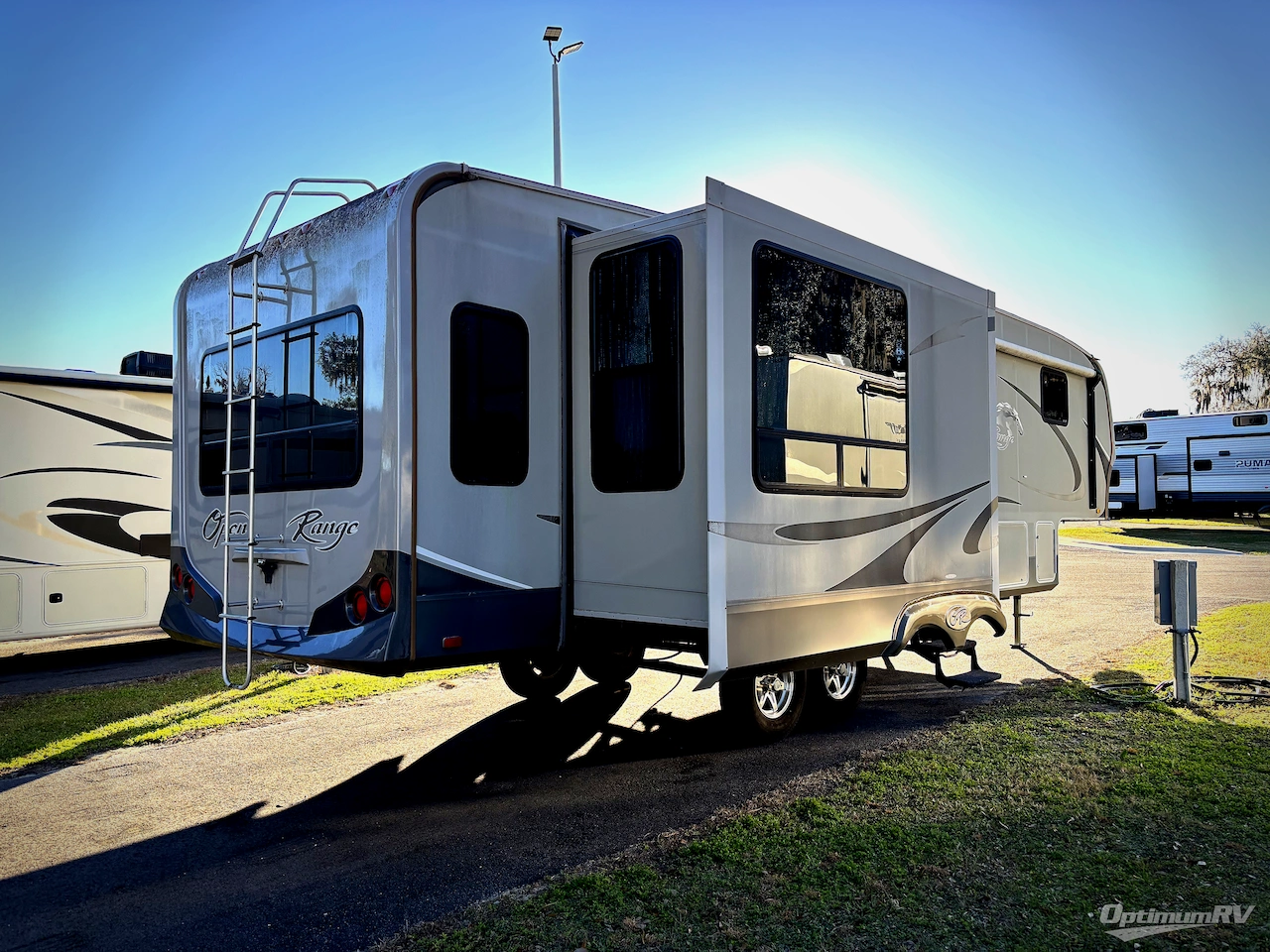 2010 Open Range Open Range RV 337RLS Photo 2
