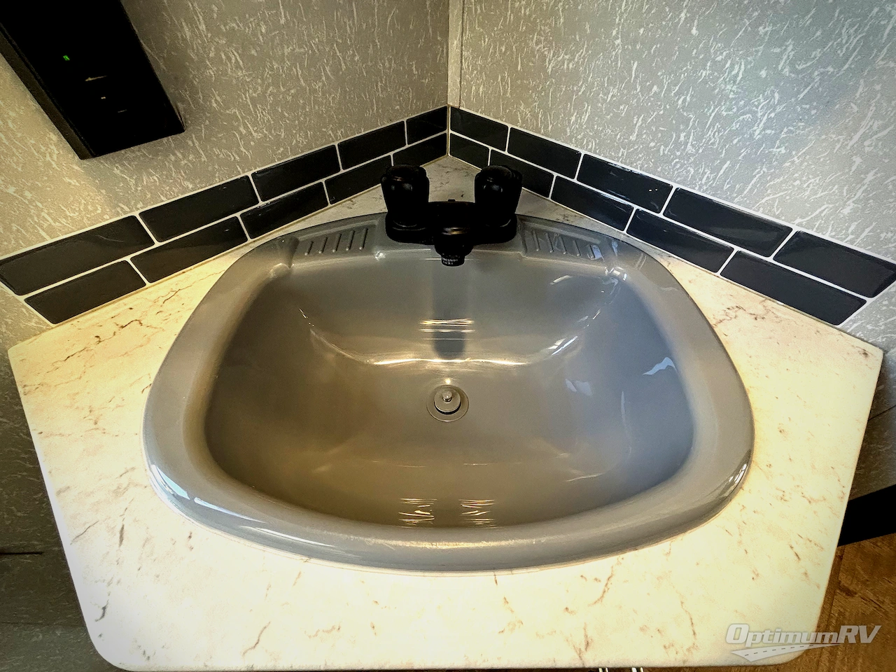 2022 Forest River Cherokee Grey Wolf 27DBH Photo 14