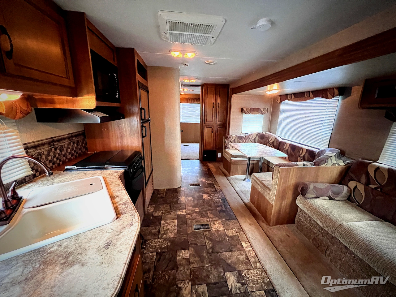 2014 Coachmen Catalina 323BHDS Photo 3