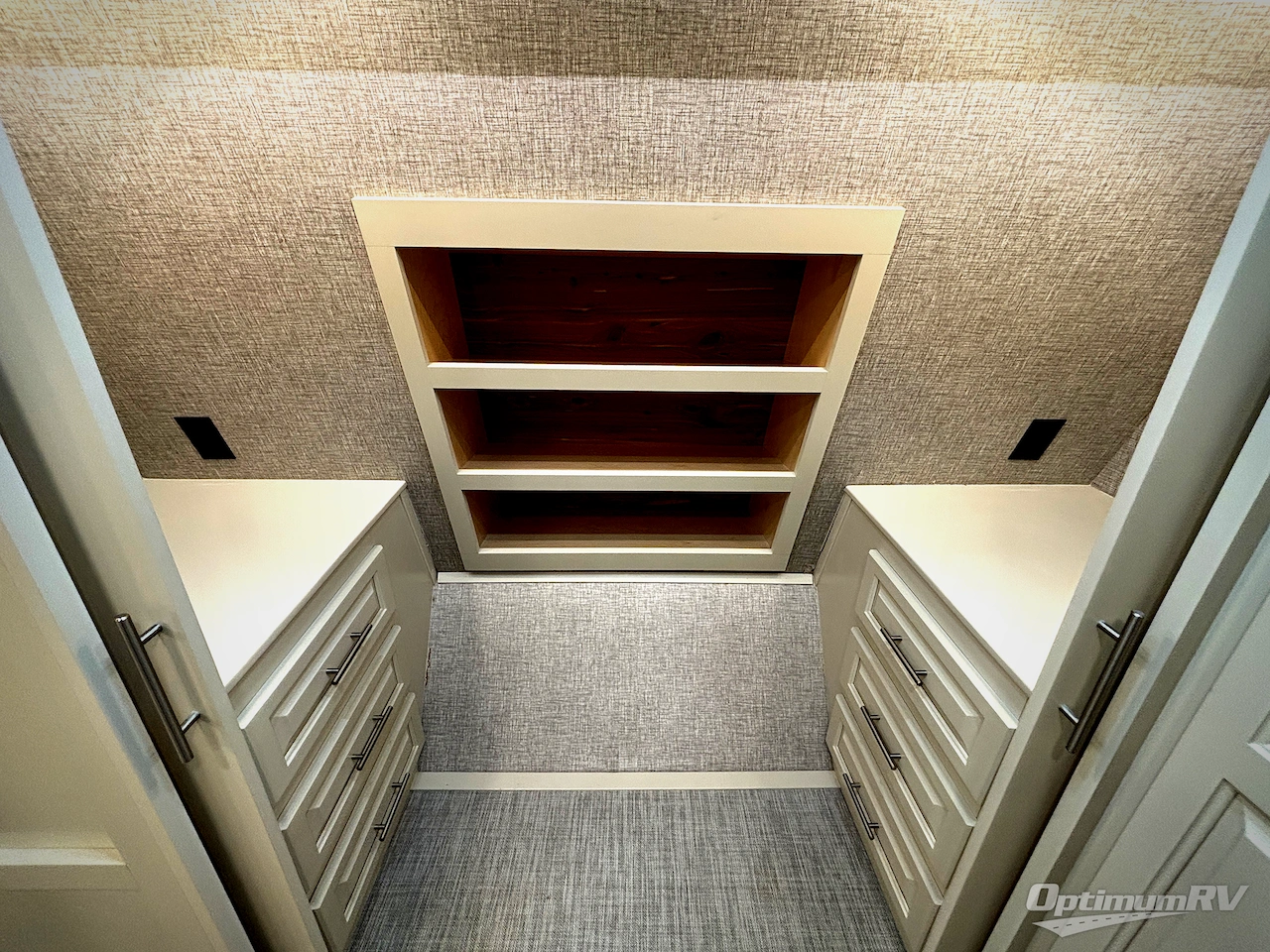 2022 Luxe by the RV Factory Luxe Elite 38GFB Photo 9