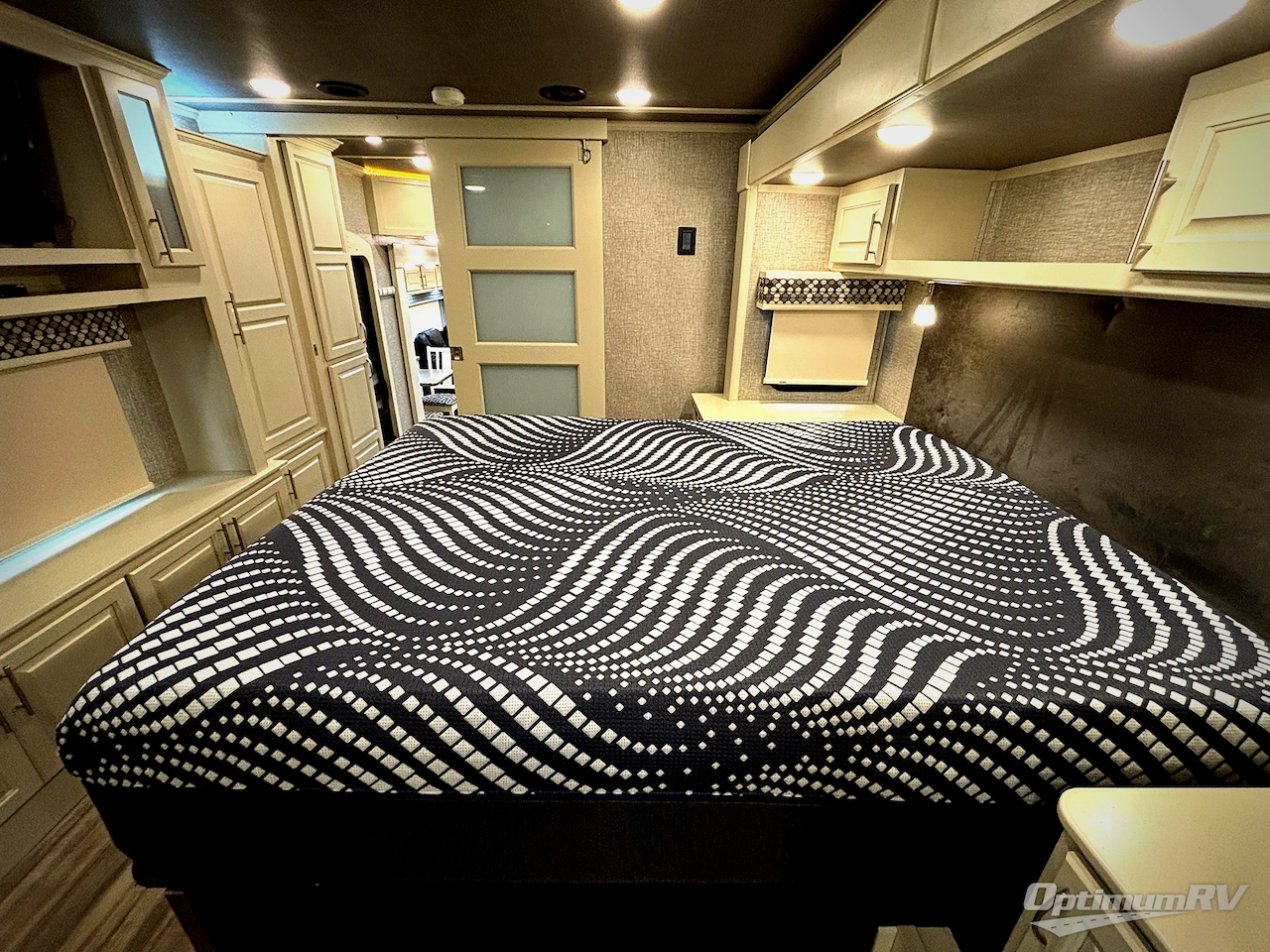 2022 Luxe by the RV Factory Luxe Elite 38GFB Photo 14