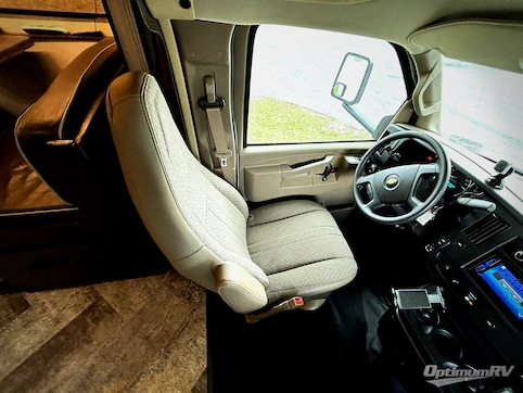 2020 Forest River Sunseeker LE 2550DSLE Chevy RV Photo 2