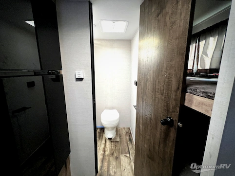 2024 Gulf Stream Kingsport Super Lite 199DD RV Photo 4