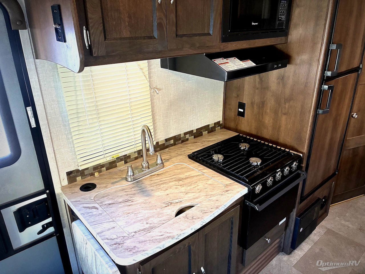 2020 Coachmen Prism 2200FS Photo 8