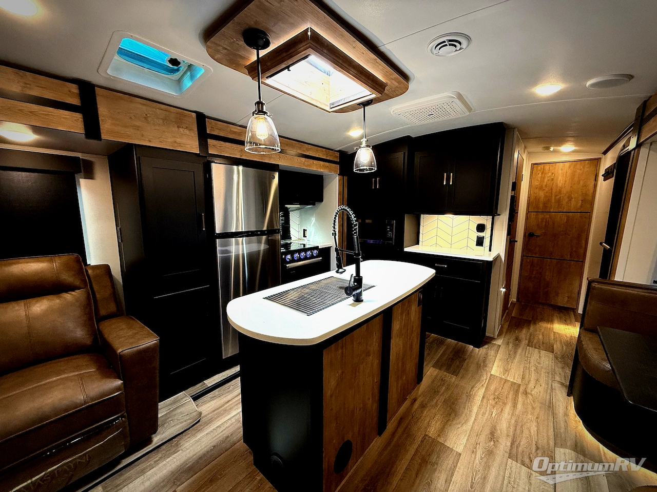 2022 Keystone Outback 330RL Photo 11