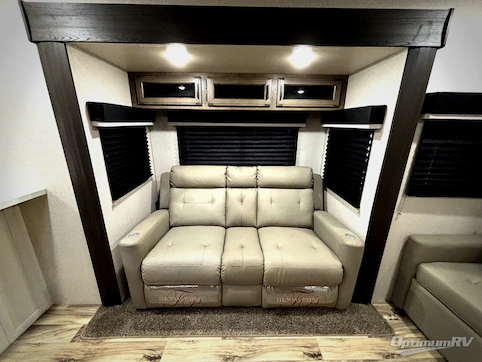 2022 Venture SportTrek ST333VIK RV Photo 4