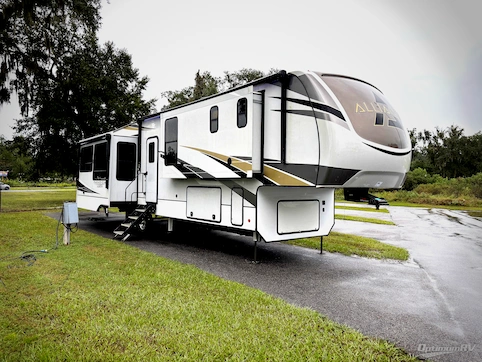 Used 2022 Alliance Paradigm 370FB Featured Photo