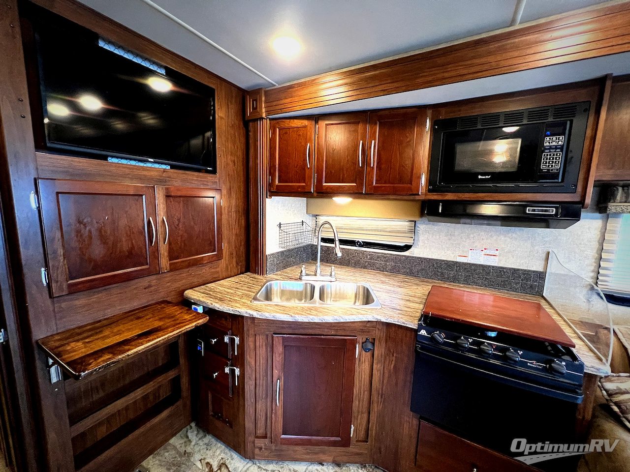 2017 Coachmen Pursuit 33 BH Photo 15