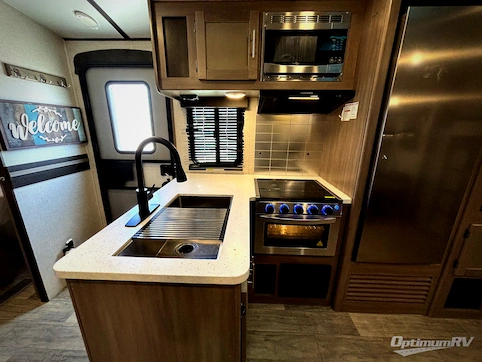 2021 CrossRoads Sunset Trail SS272BH RV Photo 3