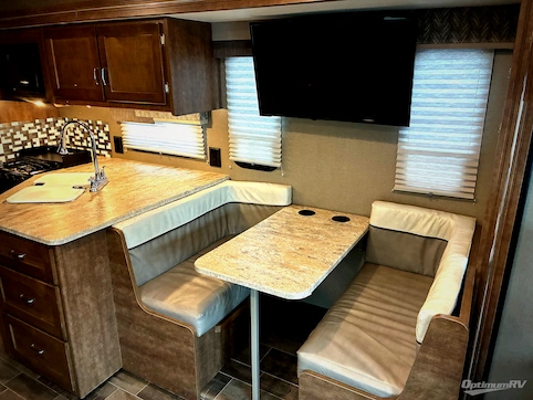 2018 Winnebago Intent 31P RV Photo 3