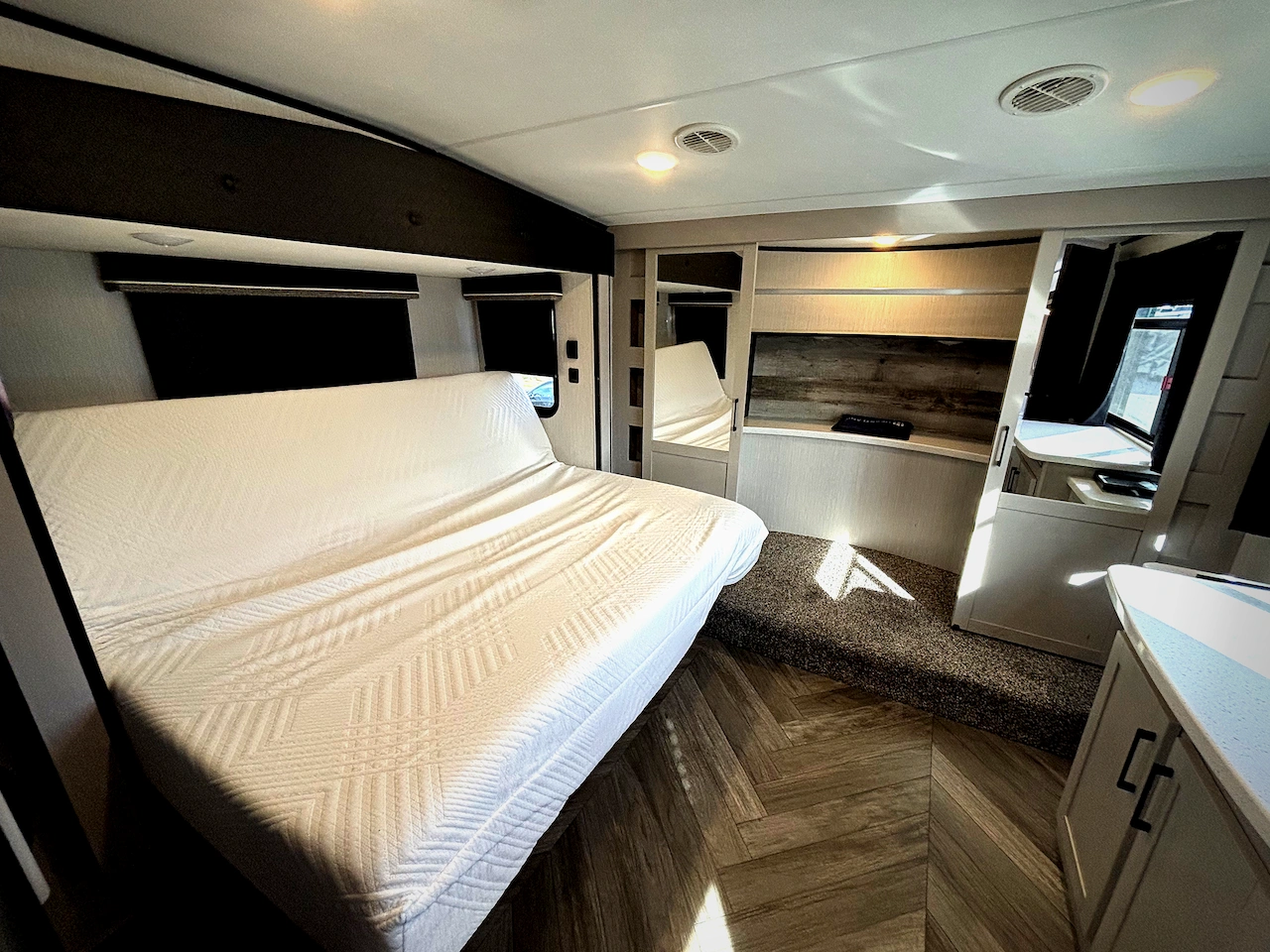 2021 Heartland Cyclone 3413 Photo 6
