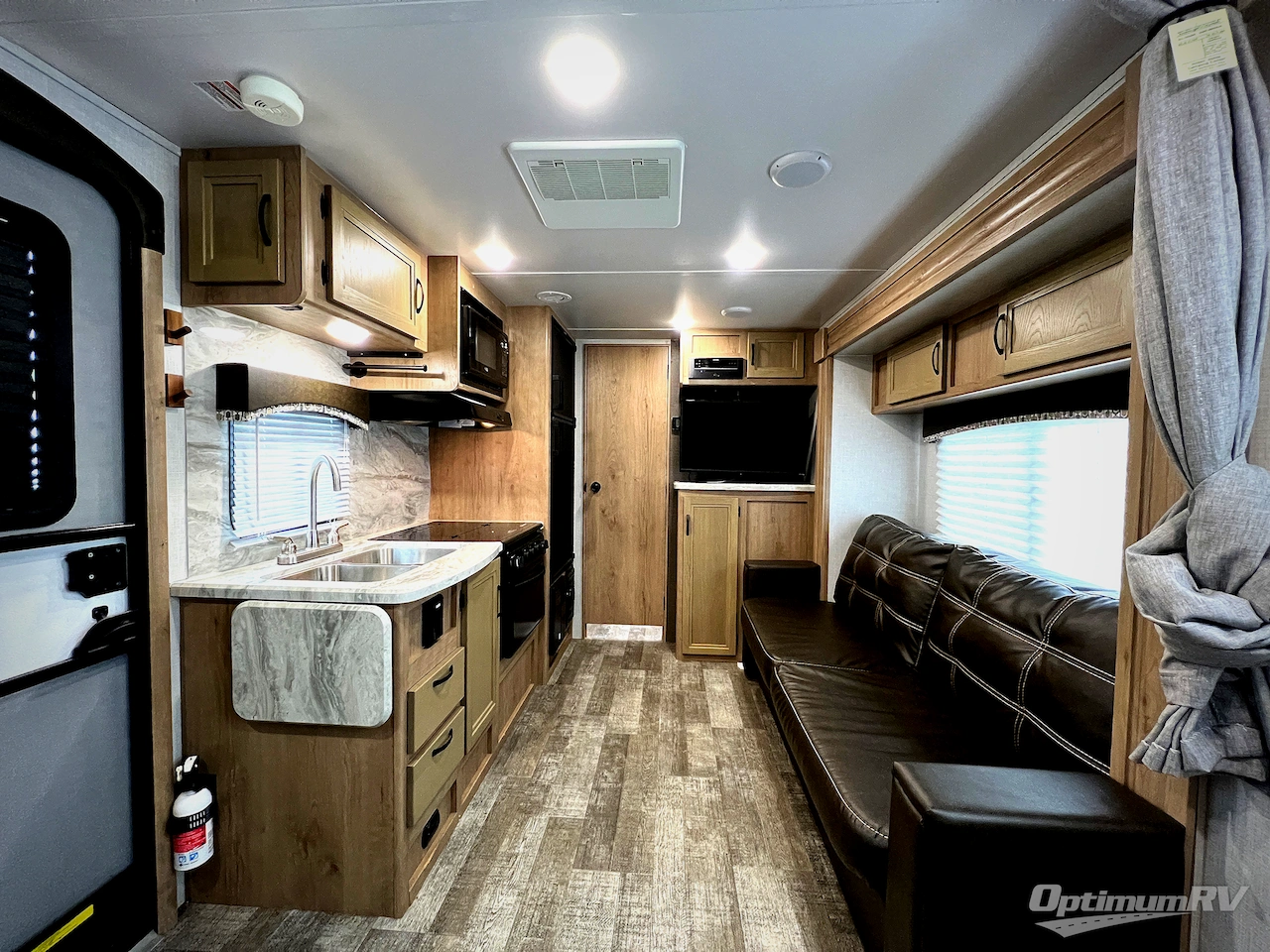 2021 Winnebago Towables Micro Minnie 2106DS Photo 4