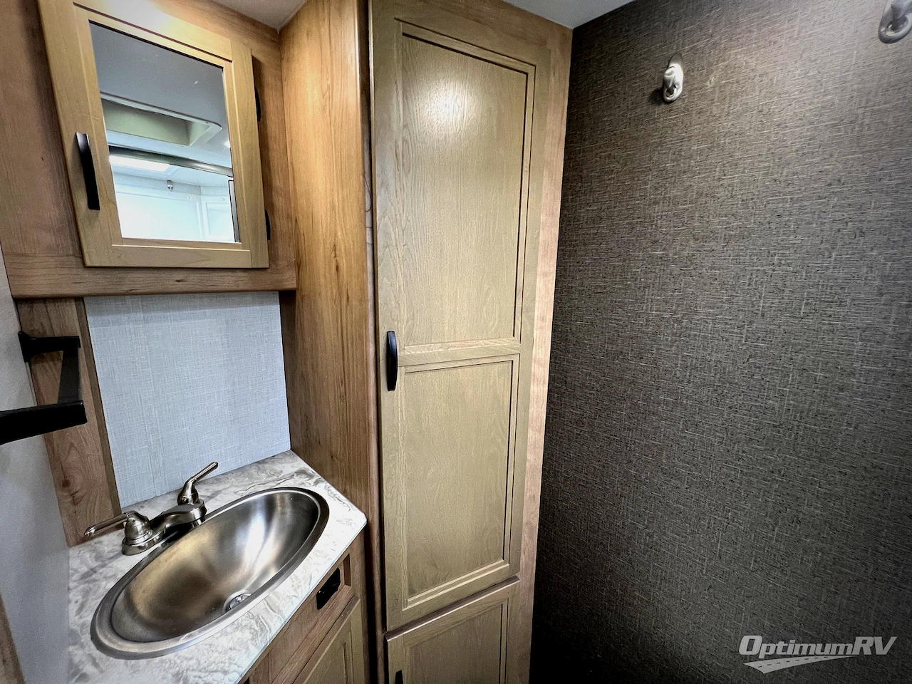 2021 Winnebago Towables Micro Minnie 2106DS Photo 25