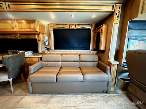 2019 Tiffin Phaeton 40 QBH RV Photo 2