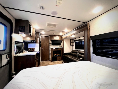 2021 Dutchmen Coleman Light 1805RB RV Photo 3