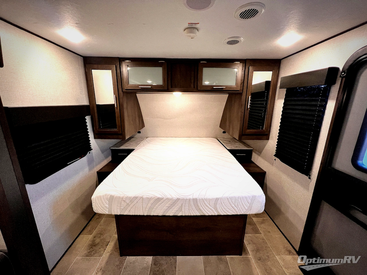 2021 Dutchmen Coleman Light 1805RB Photo 15