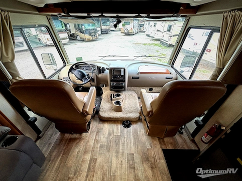 2017 Winnebago Vista 31KE RV Photo 2