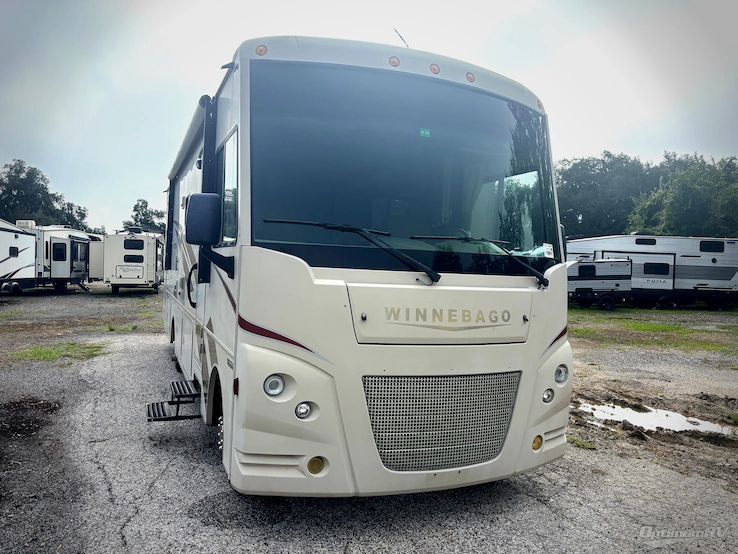 2017 Winnebago Vista 31KE RV Photo 1