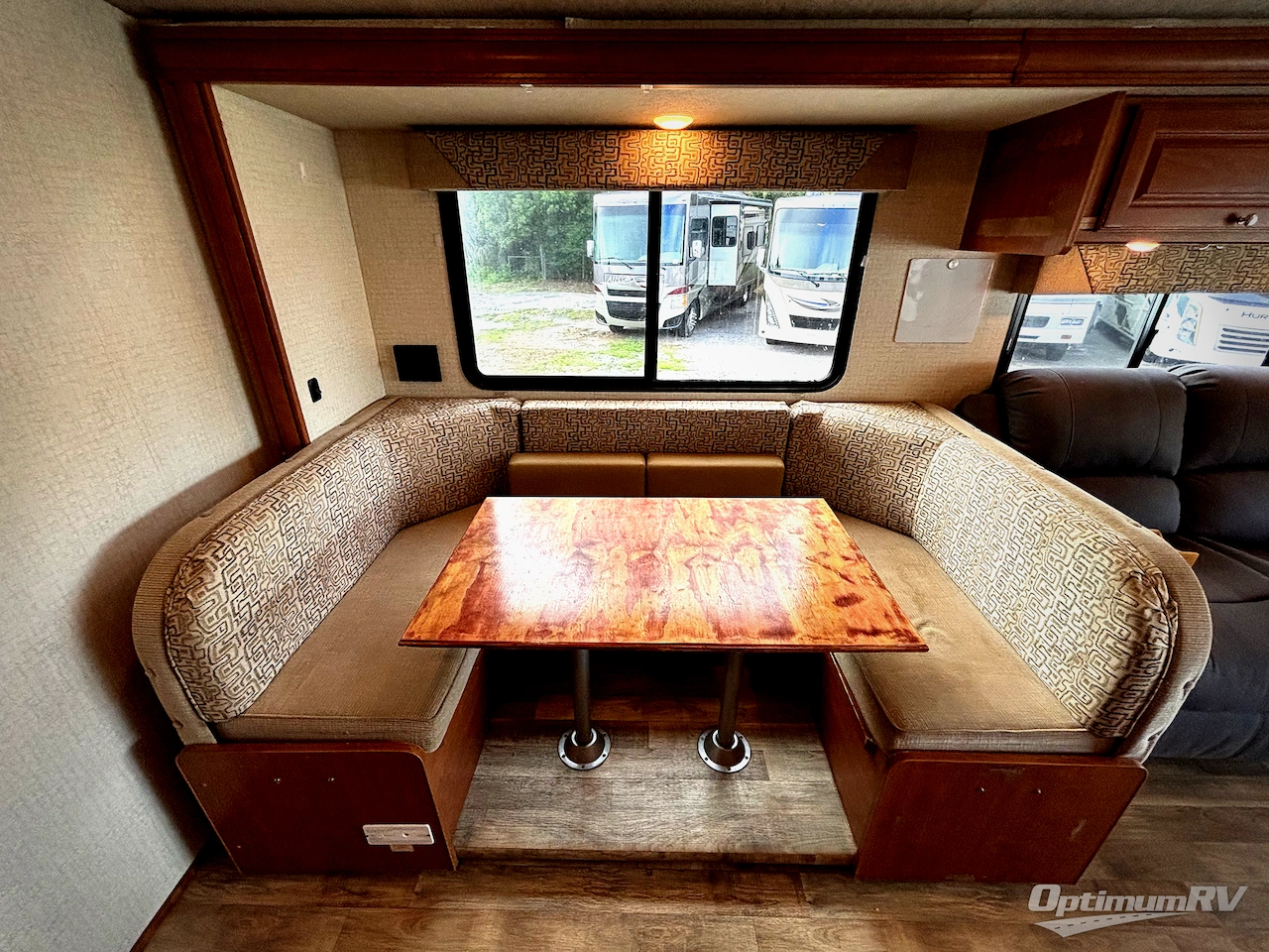 2017 Winnebago Vista 31KE Photo 11