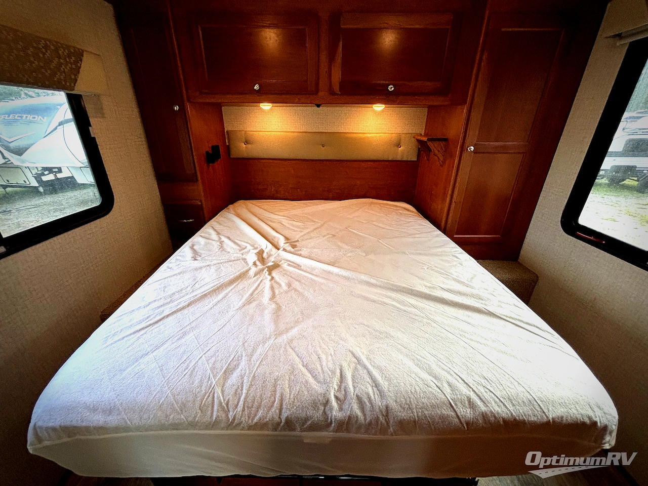 2017 Winnebago Vista 31KE Photo 14