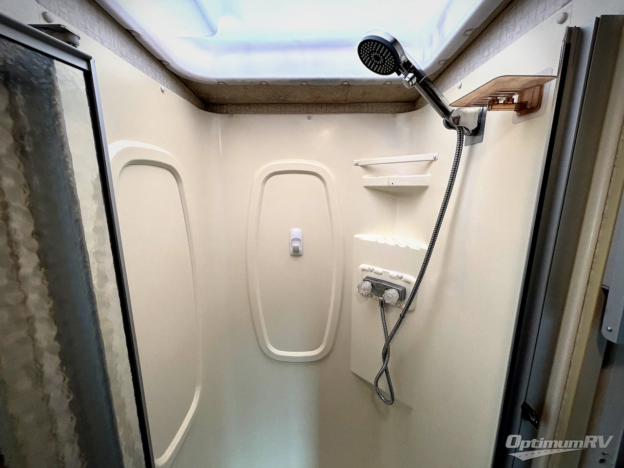2017 Winnebago Vista 31KE Photo 16