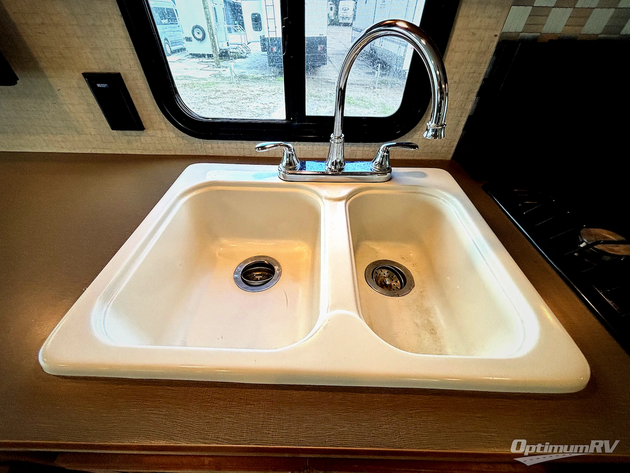 2017 Winnebago Vista 31KE Photo 19