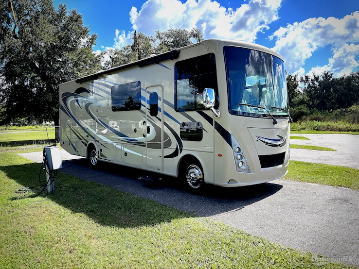 2019 Thor Windsport 29M RV Photo 1