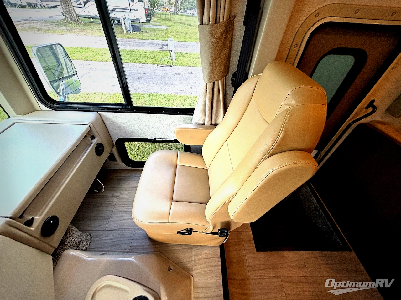 2019 Thor Windsport 29M Photo 9