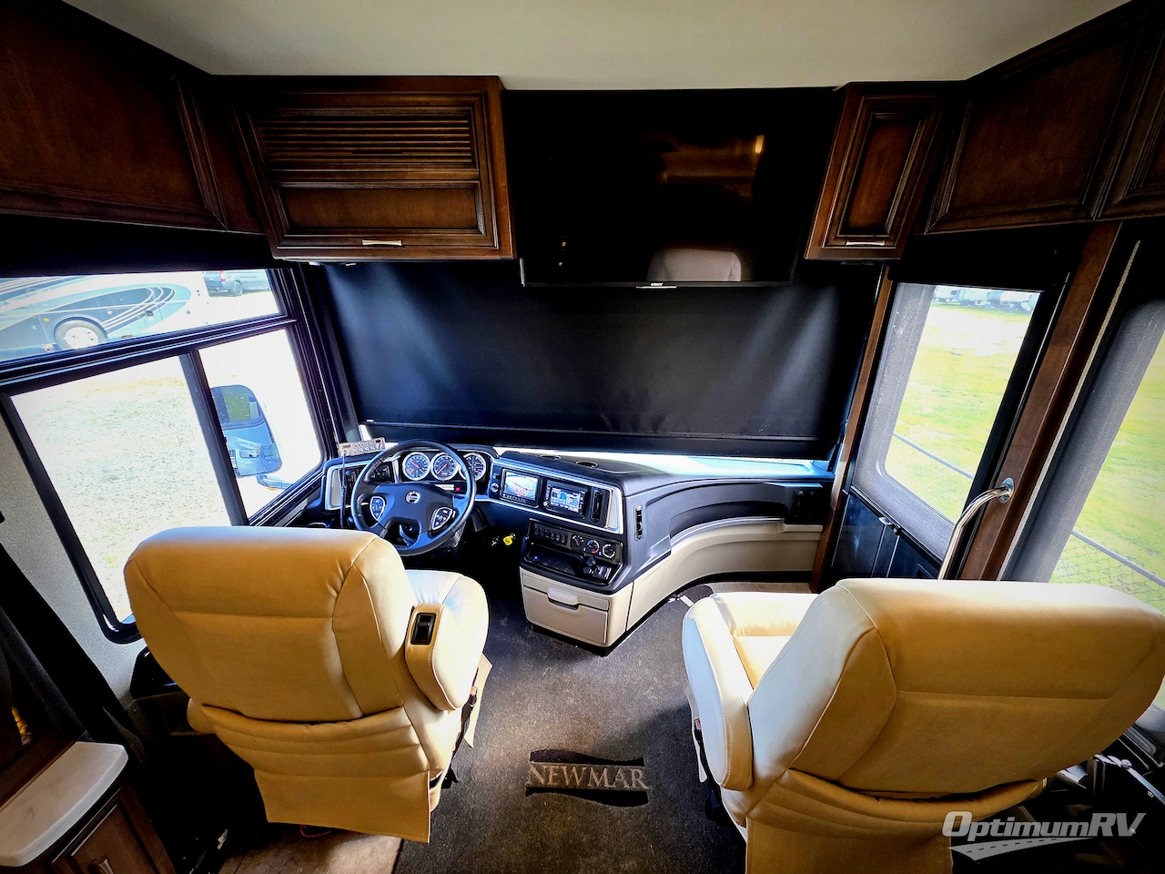 2019 Newmar Ventana LE 4037 Photo 6