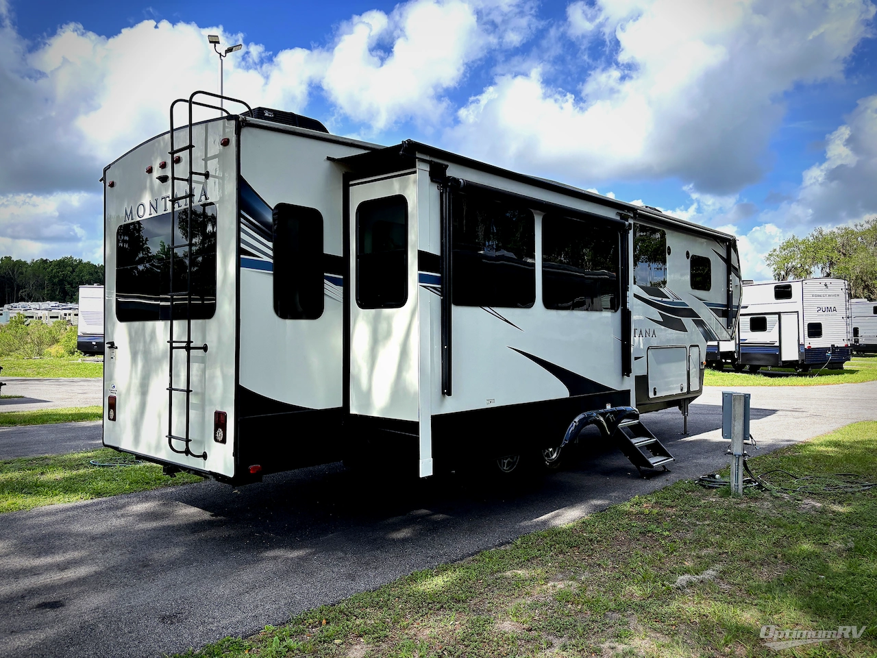2021 Keystone Montana 3231CK Photo 2
