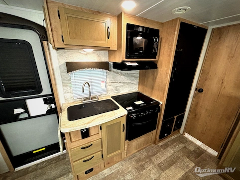 2021 Winnebago Towables Micro Minnie 2106DS RV Photo 3