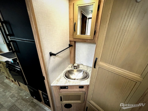 2021 Winnebago Towables Micro Minnie 2106DS RV Photo 4