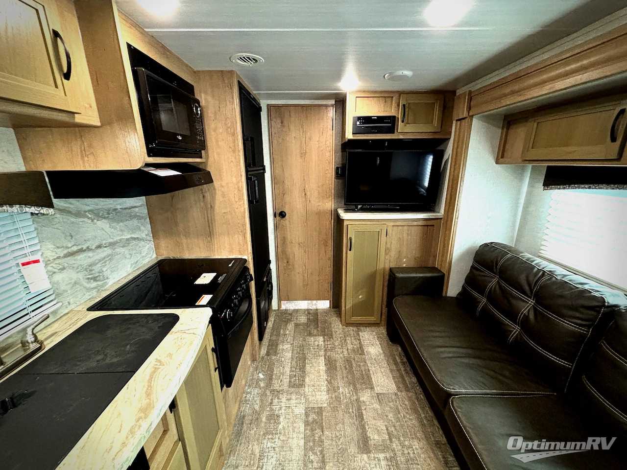 2021 Winnebago Towables Micro Minnie 2106DS Photo 4