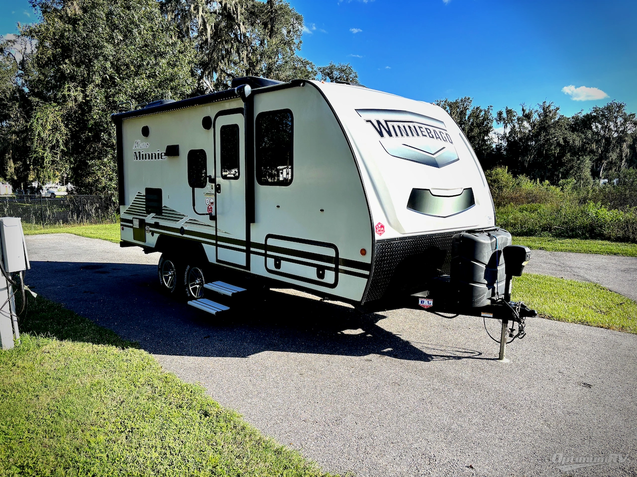 2021 Winnebago Towables Micro Minnie 2106DS Photo 1