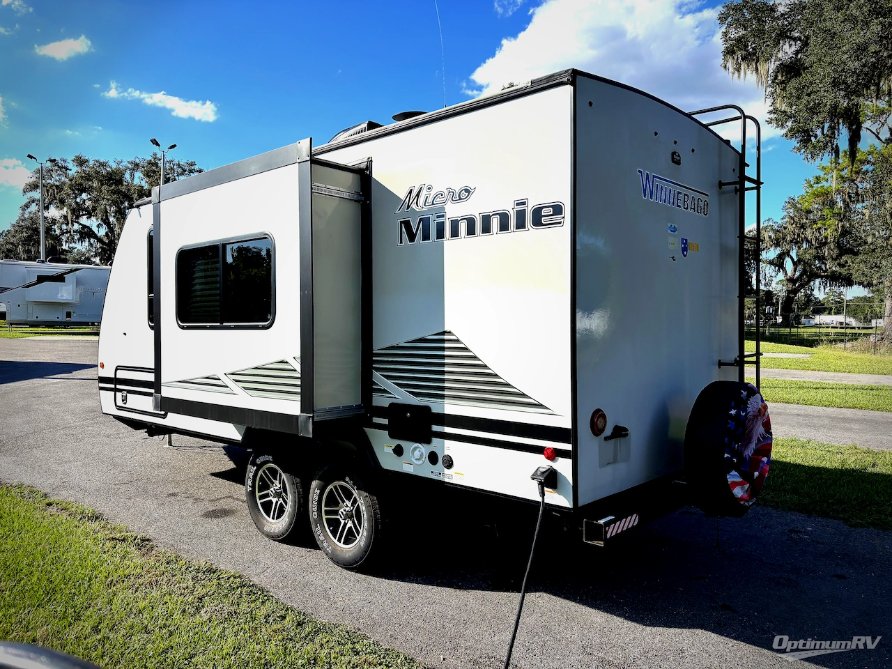 2021 Winnebago Towables Micro Minnie 2106DS Photo 3