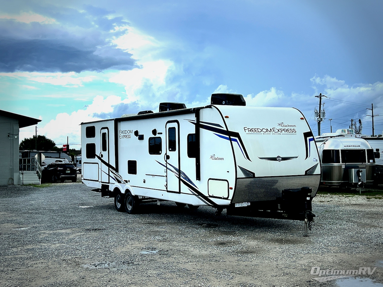 2022 Coachmen Freedom Express Select 31SE Photo 1