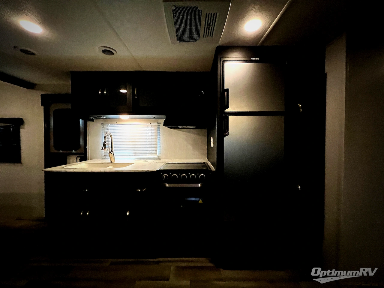 2022 Coachmen Freedom Express Select 31SE Photo 11