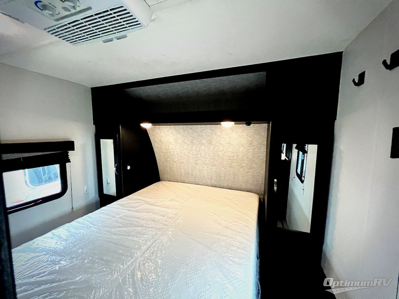 2022 Coachmen Freedom Express Select 31SE Photo 8