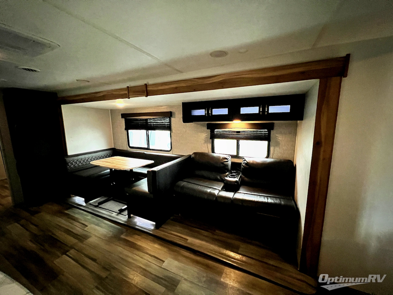2022 Coachmen Freedom Express Select 31SE Photo 9