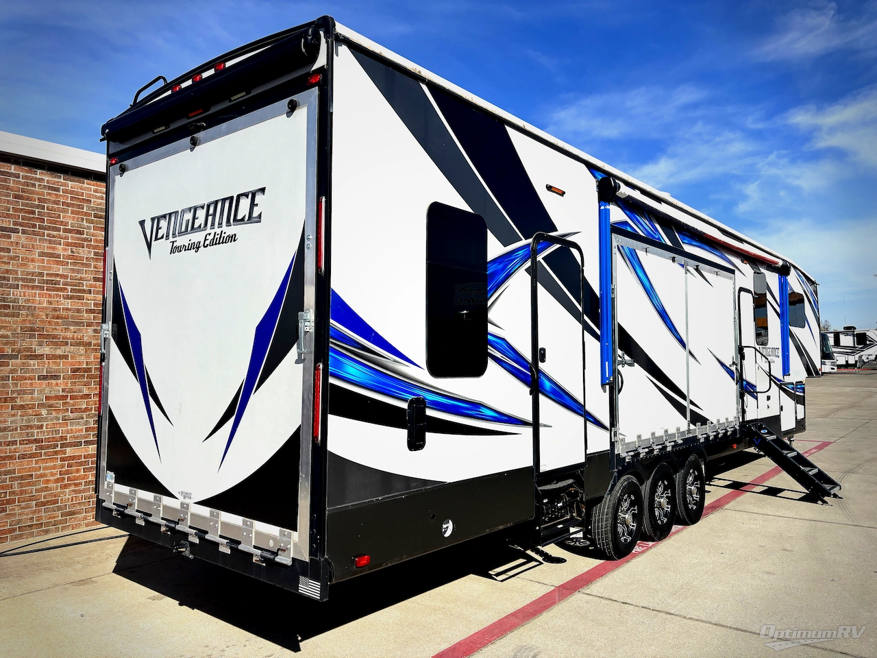 2018 Forest River Vengeance Touring Edition 40D12 Photo 2