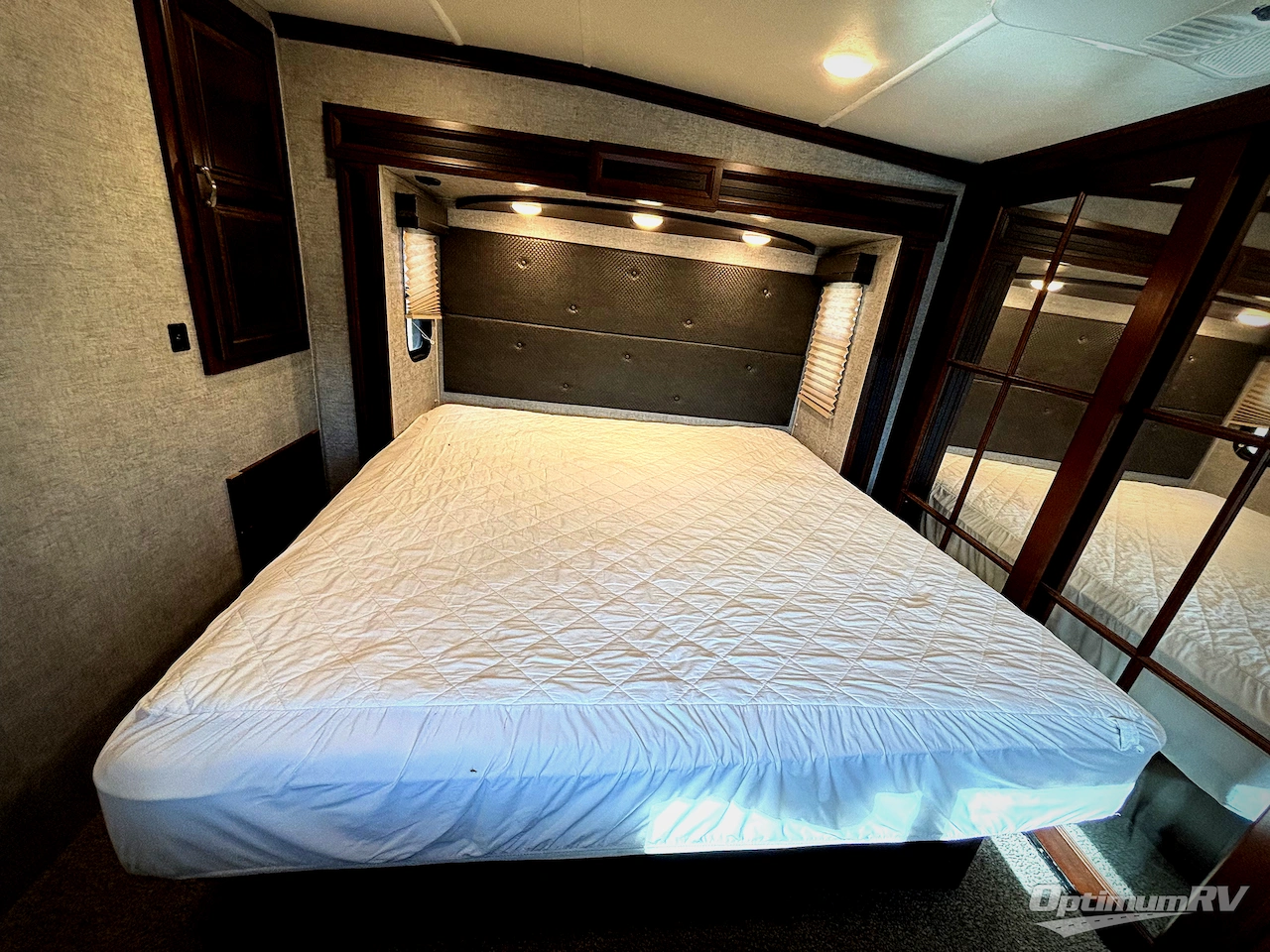 2018 Forest River Vengeance Touring Edition 40D12 Photo 7